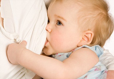 Anne Sütüyle Beslenen Bebeklerin Ölüm Riski Daha Az!